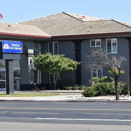 Baymont By Wyndham Manteca Hotel Exterior foto