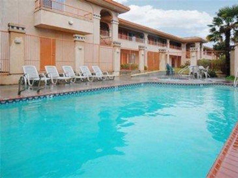 Baymont By Wyndham Manteca Hotel Exterior foto