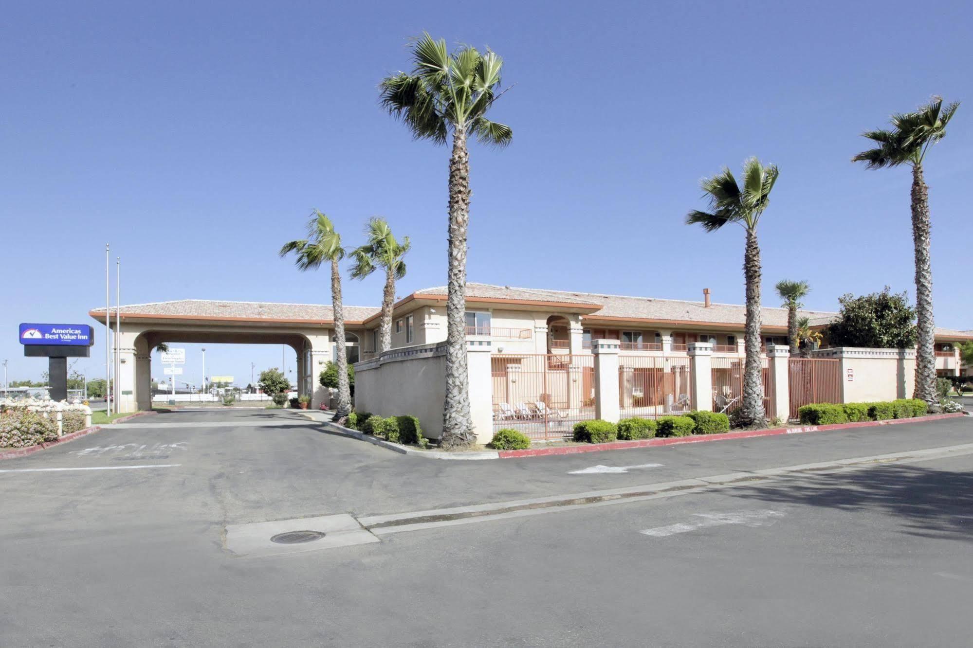Baymont By Wyndham Manteca Hotel Exterior foto