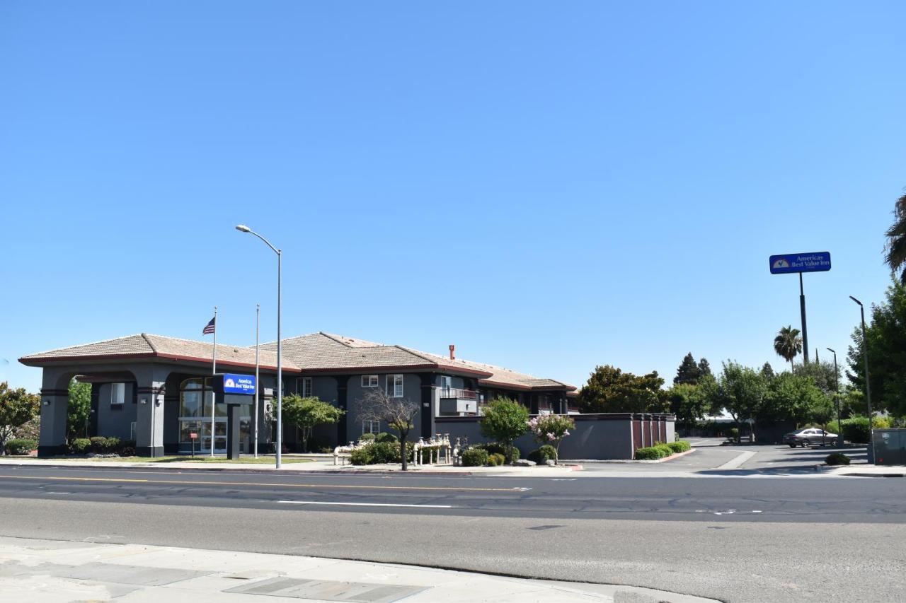 Baymont By Wyndham Manteca Hotel Exterior foto