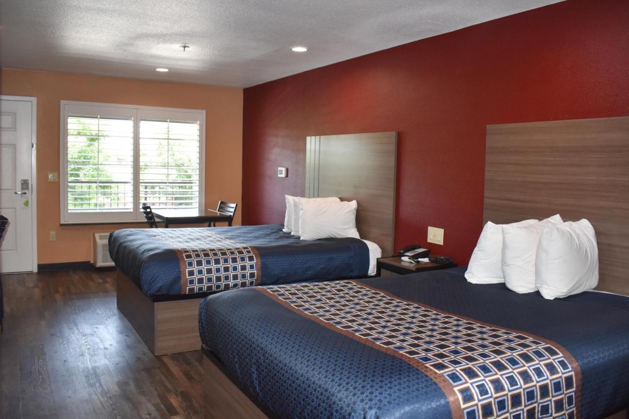 Baymont By Wyndham Manteca Hotel Exterior foto